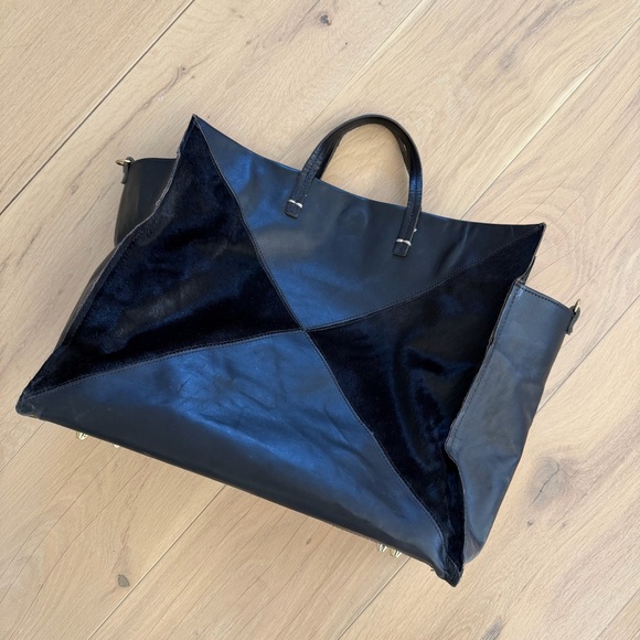 Clare V Handbags - Clare V. Simple Tote in Black Leather and Faux Fur